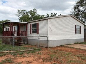 Building Photo - 1101 PLAZA