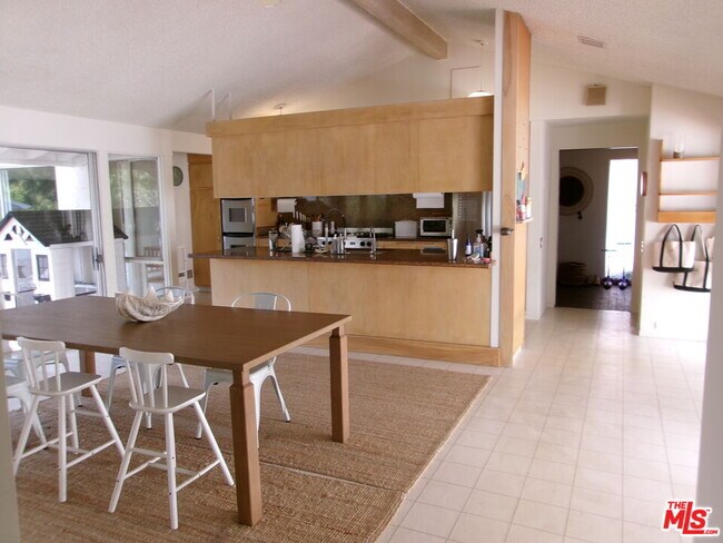 Building Photo - 6349 Sycamore Meadows Dr
