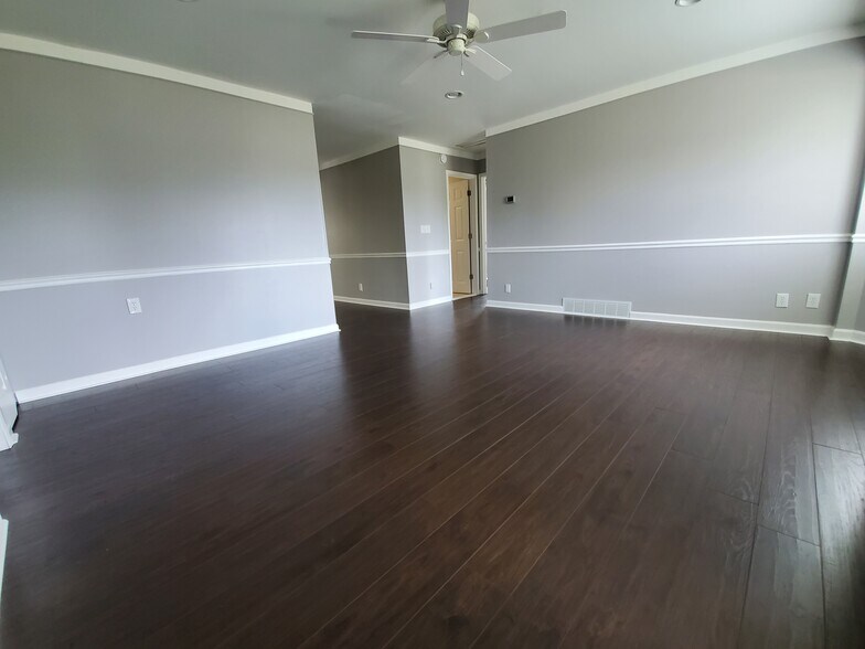 Family room - 1411 Parke Street
