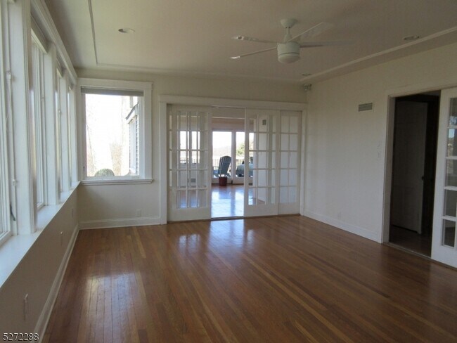 Building Photo - 416 Springbrook Trail