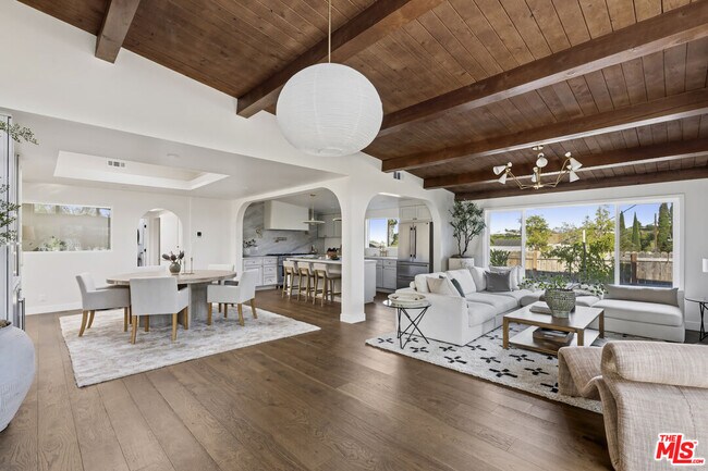 Building Photo - 4600 Don Quixote Dr
