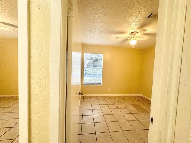 Building Photo - 7221 Ellington Cir