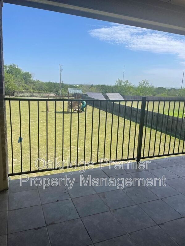 Building Photo - 811 Blue Quail Dr
