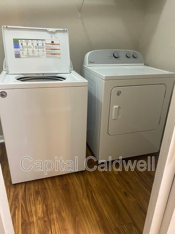 Building Photo - 1910 E Palm Ave