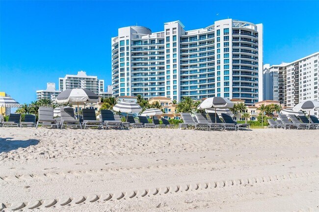 Building Photo - 5959 Collins Ave