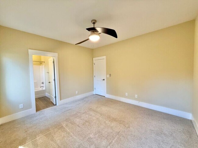 Building Photo - 5231 Melbourne Rd