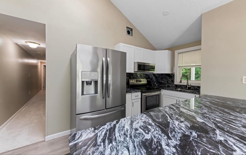 Building Photo - 33 village plaza Rd