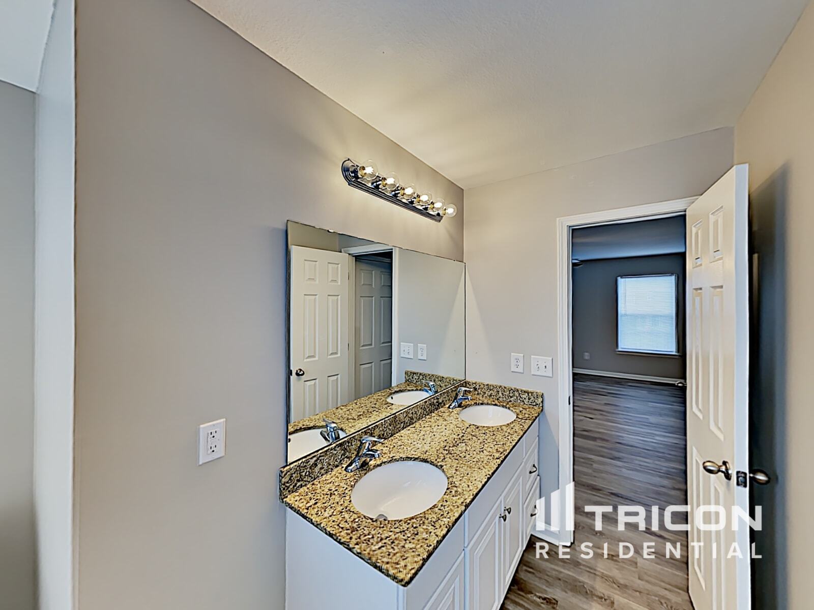 Building Photo - 725 Jack Russell Ct