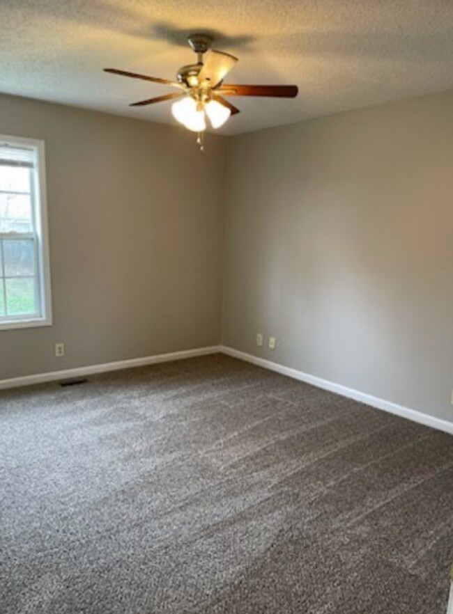 Building Photo - 440 Terrier Way