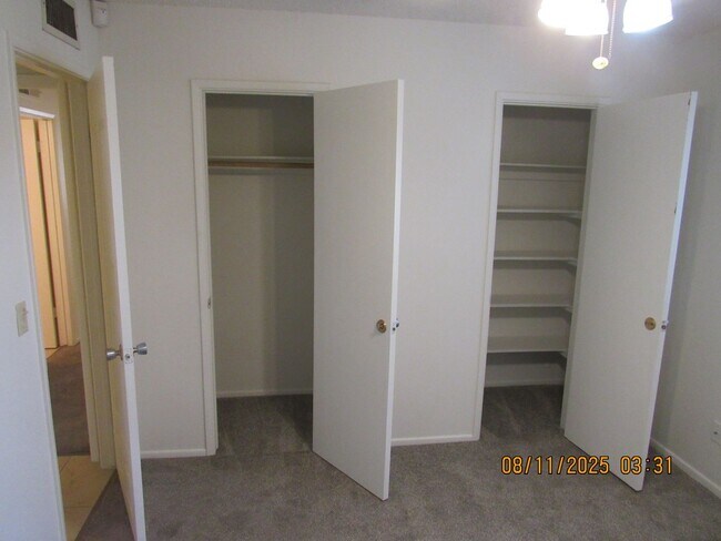 Building Photo - 3 bedroom 2 bathroom 2 car garage