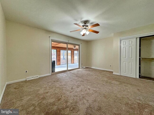 Building Photo - 401 Butternut Ct