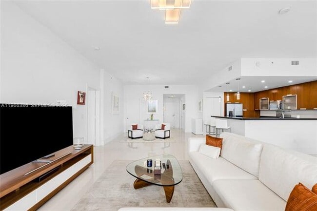 Building Photo - 7901 Hispanola Ave