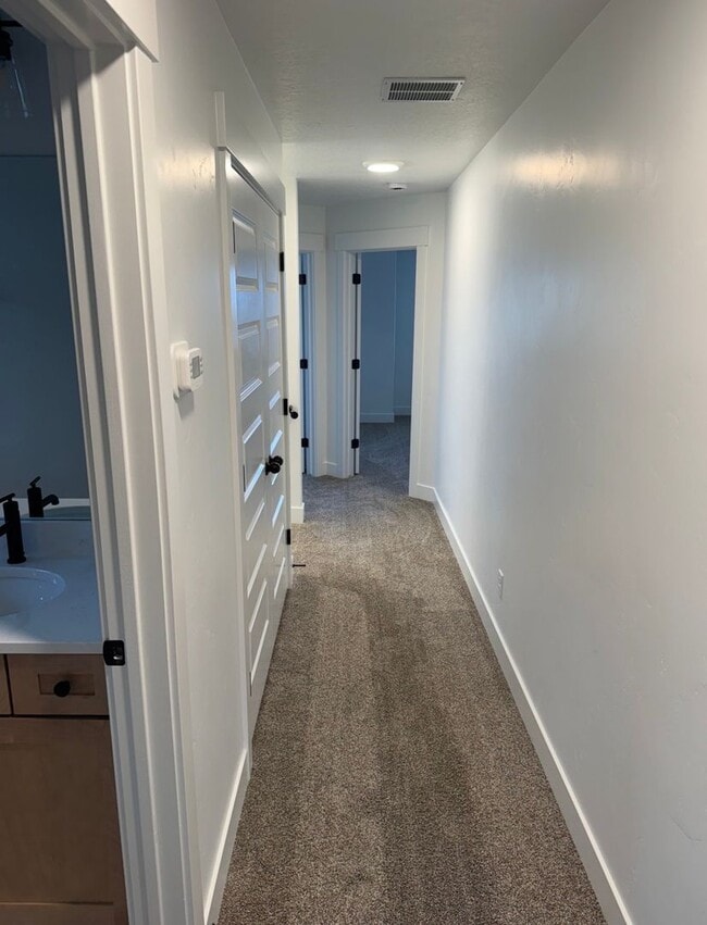 Building Photo - RES_VANDERWATT_866