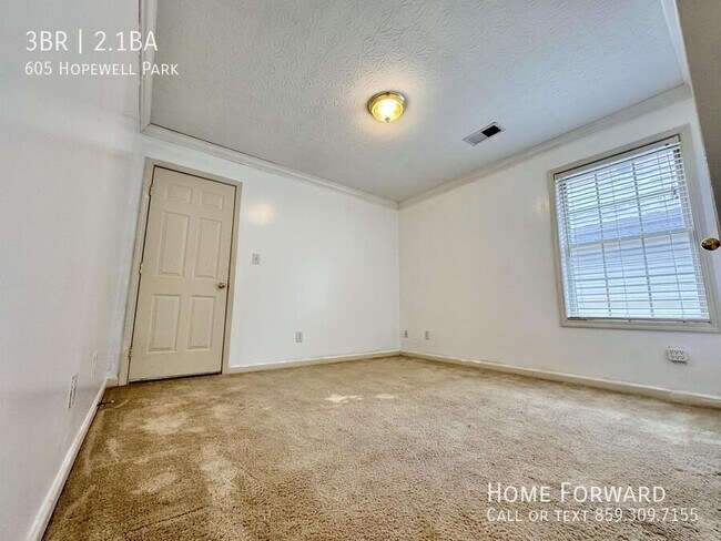 Building Photo - 605 Hopewell Park