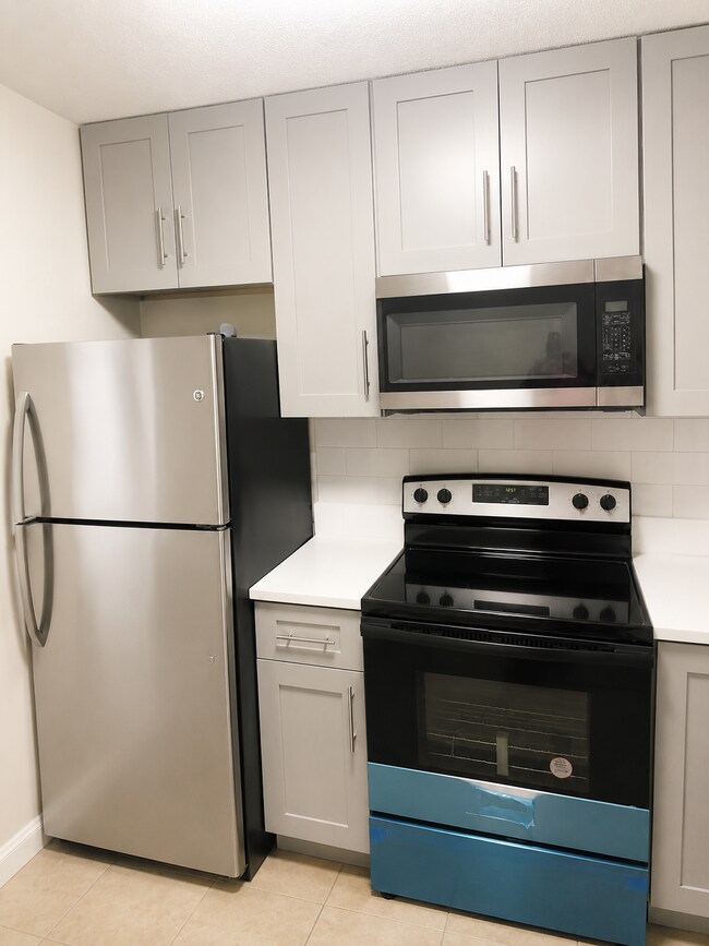 Building Photo - 710 7th St