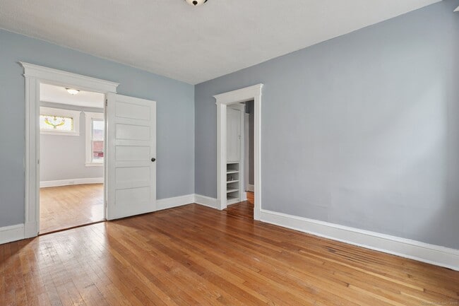 Building Photo - 15-17-17 Mountford St