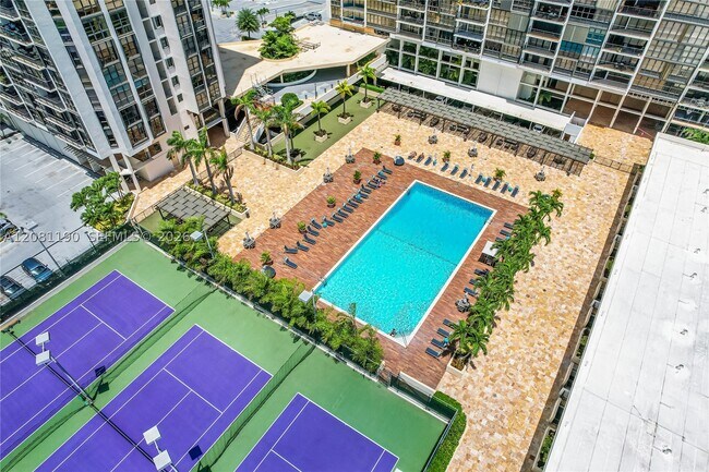 Building Photo - 1865 Brickell Ave
