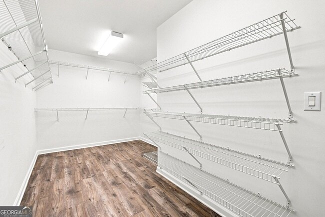 Building Photo - 5170 Deerlake Dr
