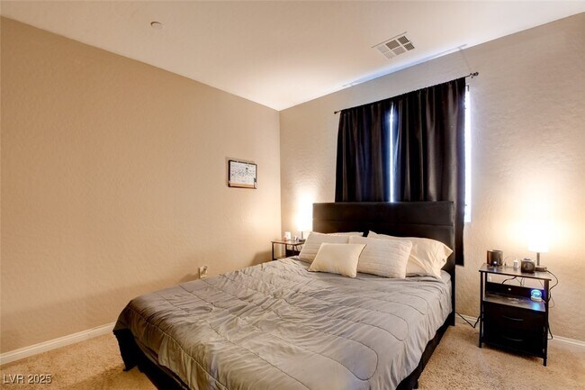 Building Photo - 462 Fortissimo St