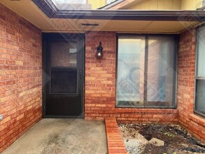 Building Photo - 6717 W Britton Rd