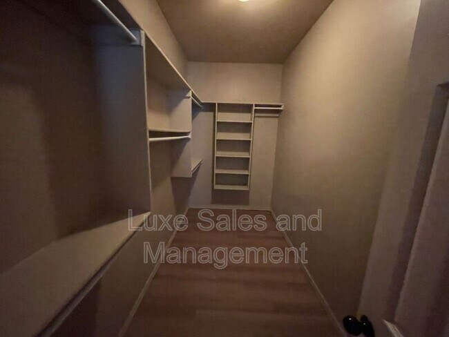 Building Photo - 1317 Garden Gate Dr