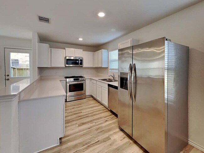 Building Photo - 24114 Mustang Run Dr