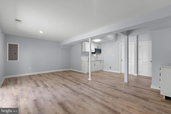 Building Photo - 9130 Bobwhite Cir