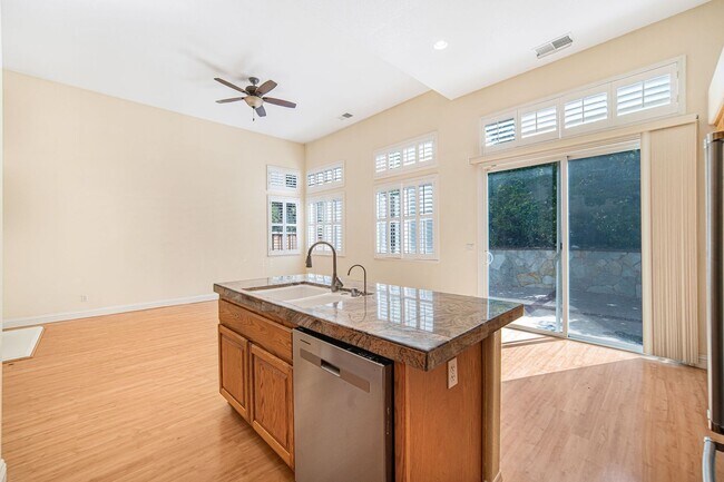 Building Photo - Highly Desirable Executive Home: 4 Bedrooms, 3 Bathrooms of Luxury Living