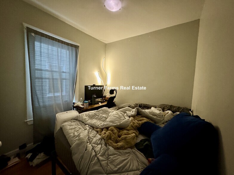 Building Photo - 374 Prospect St