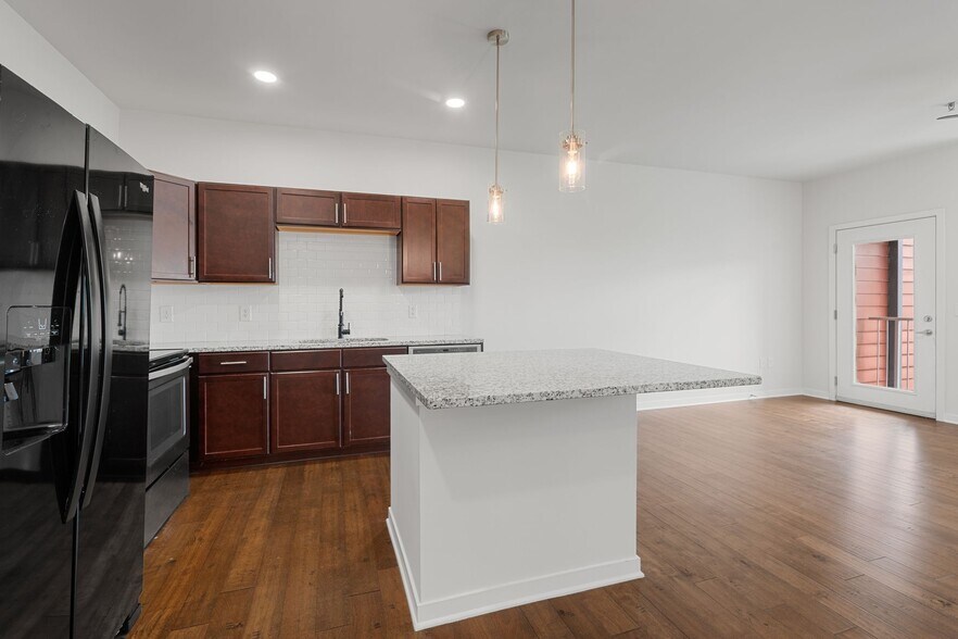 Building Photo - 1118 Litton Ave