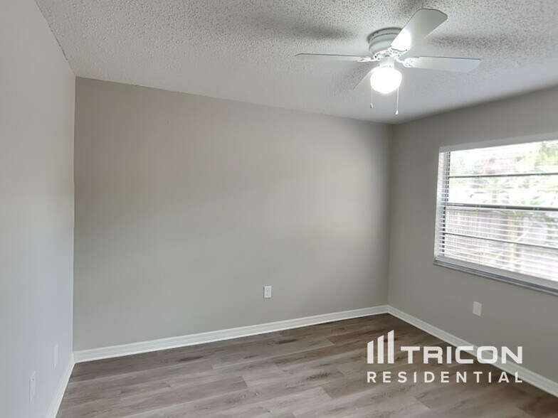 Building Photo - 2962 Woodpine Cir