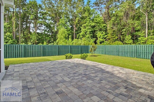 Building Photo - 160 Spring Hill Dr