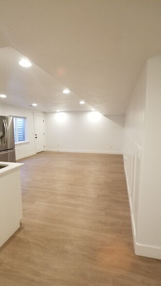 Building Photo - 32 W Sicula Rd.