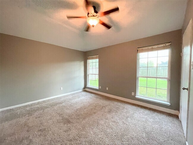 Building Photo - 9838 Golden Eagle St