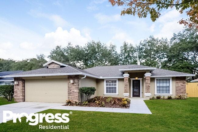 Building Photo - 925 Clearcreek Dr
