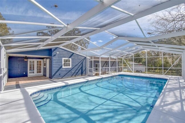 Building Photo - 1828 SE Lake Weir Ave