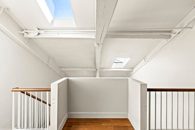 Building Photo - 33 3rd Ave