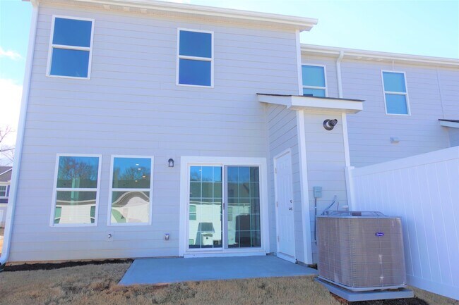 Building Photo - 100 Tramore Ln