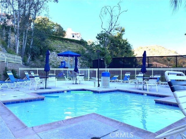 Building Photo - 1000 Calle Allegre