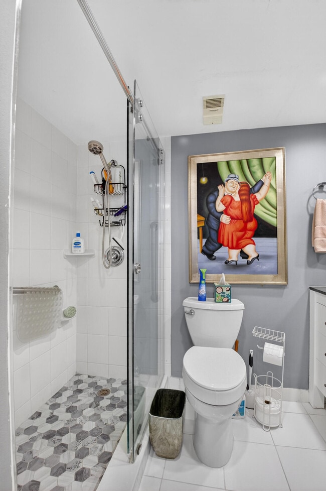 Building Photo - 7754 Lakeside Blvd