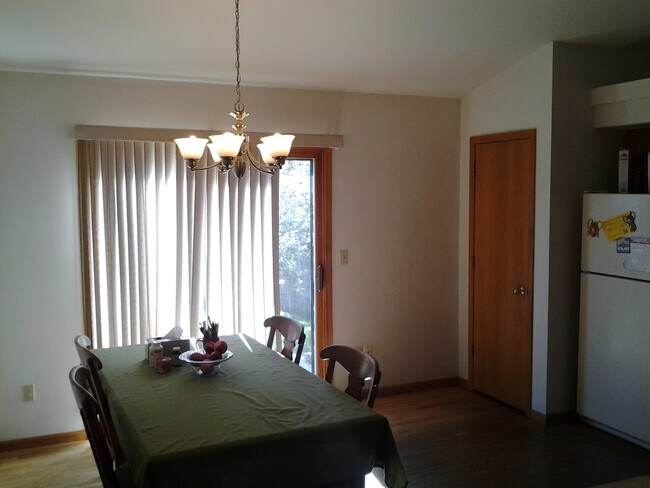 Building Photo - Wonderful Home Centrally Located