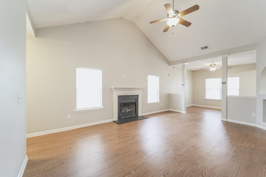 Building Photo - 769 Mott Shue Dr SW