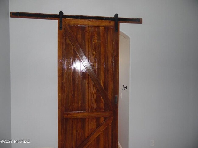 Building Photo - Plata