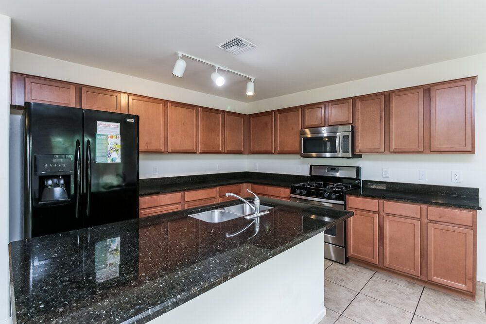 Building Photo - 18350 S Avenida Arroyo Seco