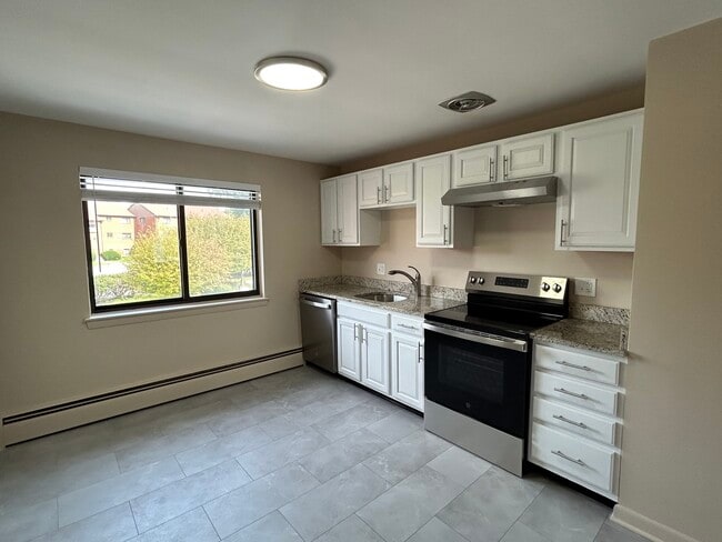 Building Photo - 56 Charlesbank Way