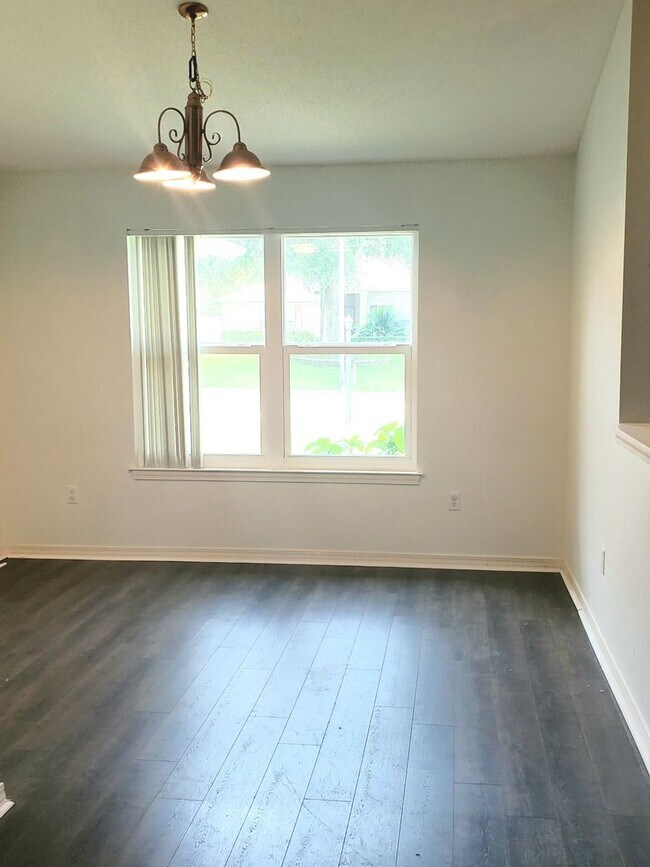 Building Photo - Well cared for 3 Bedroom, 2 Bath Home in Copperfield Subdivision in Pace.