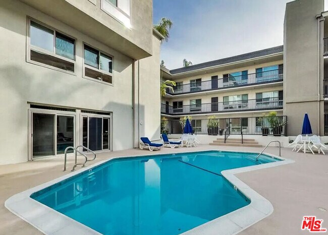 Building Photo - 6001 Canterbury Dr