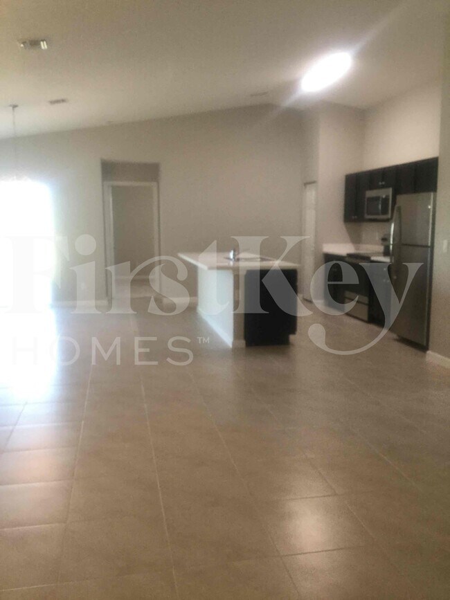 Building Photo - 3549 SW Rosardo St
