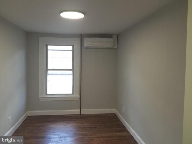 Building Photo - 212 Warren St