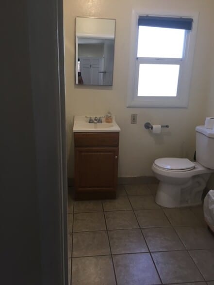 bathroom - 1066 Sherwood Ave
